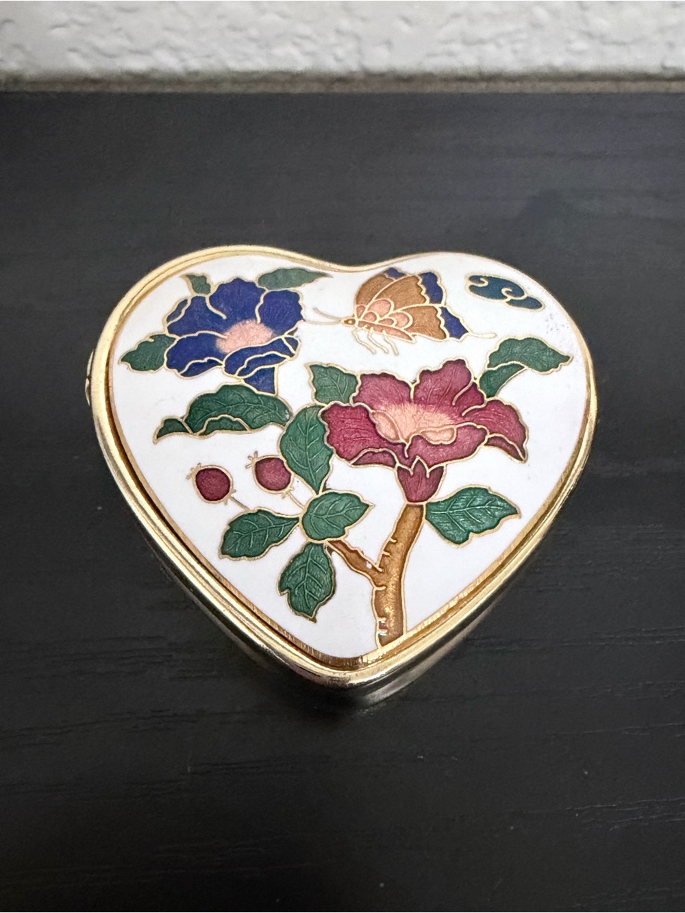 Heart-Shaped Cloisonné Trinket Box with Floral Motif